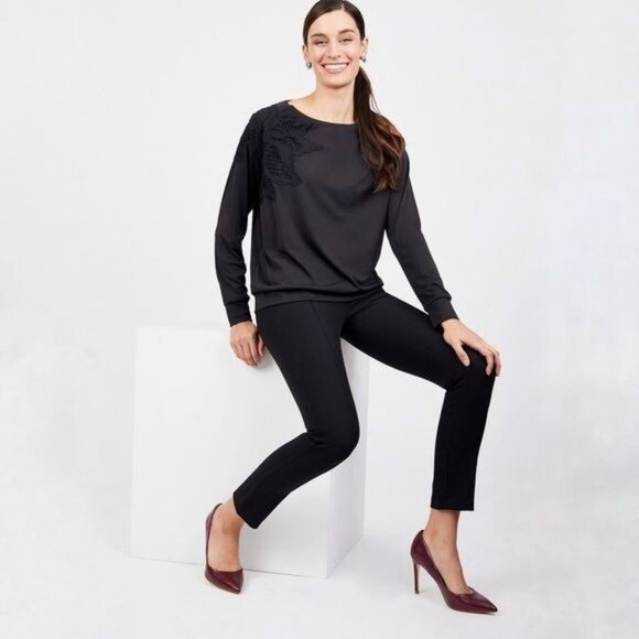 Sabie Lace Embroidered Dolman Top Size Medium Black Oversized Long Sleeve  Sabié - Picture 5 of 5